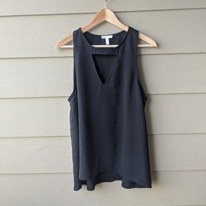 Leith V-Neck cutout flowy sleeveless blouse